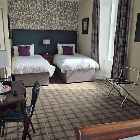 Commercial Hotel 阿尔内斯 外观 照片