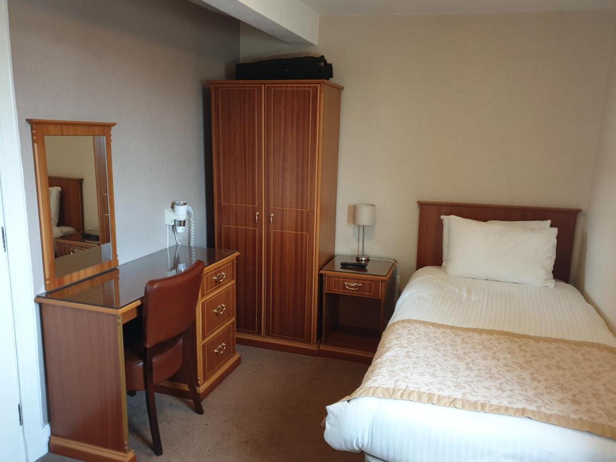 Commercial Hotel 阿尔内斯 外观 照片