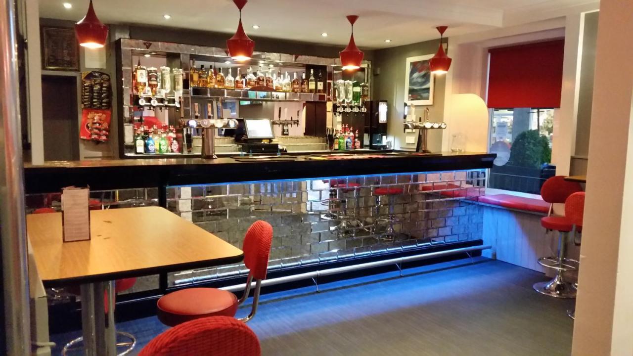 Commercial Hotel 阿尔内斯 外观 照片