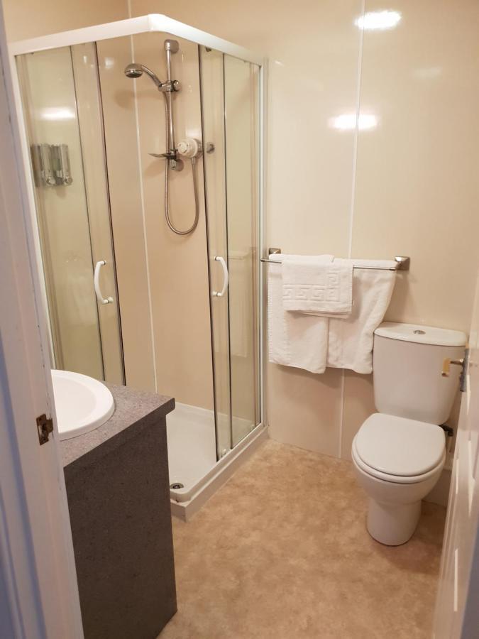 Commercial Hotel 阿尔内斯 外观 照片