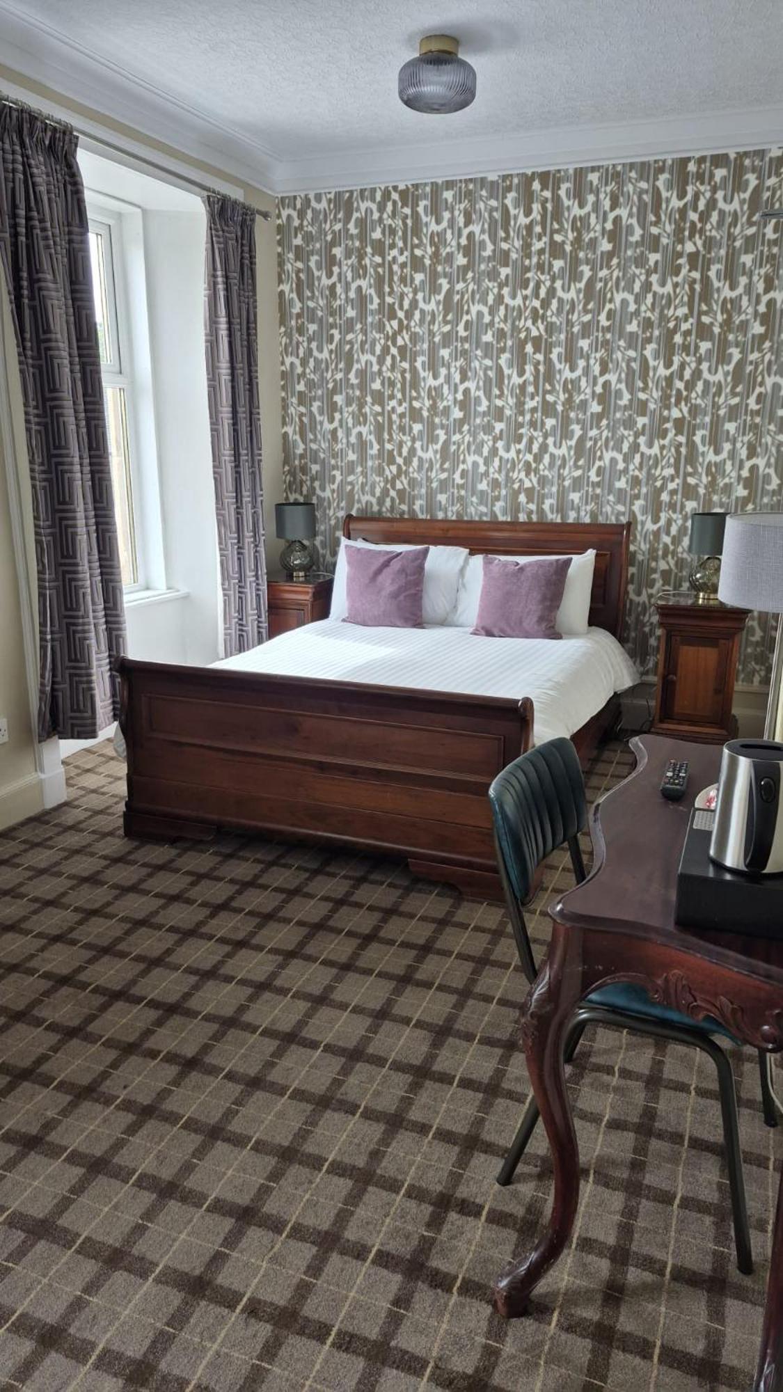 Commercial Hotel 阿尔内斯 外观 照片